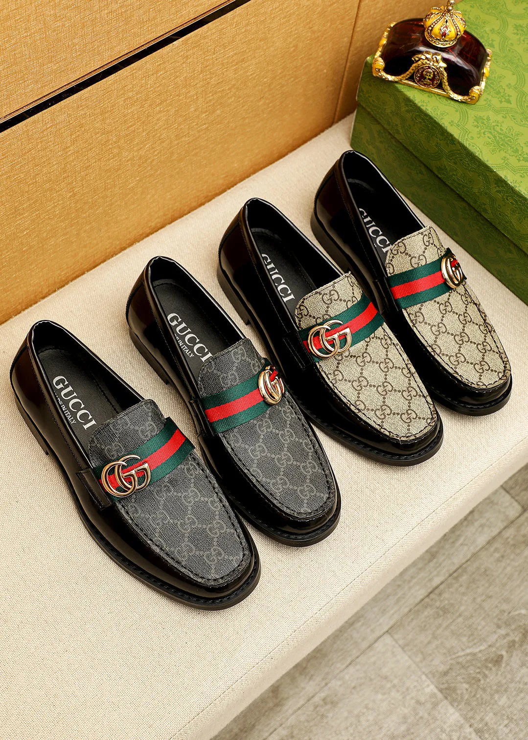 Men's shoes 💰480 💐 Product trademark: GUCCI "Gucci" casual leather shoes Regular size: 38-44 (45.46🉑️customized) Product materials: Selected imported first-layer calfskin embossed upper + luxury hardware buckle, imported water-dyed cowhide leather lining. Strong three-dimensional visual effect, original outsole color: 2 colors available